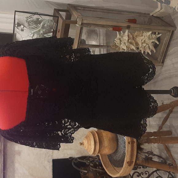 Lace romper - Picture 3 of 9